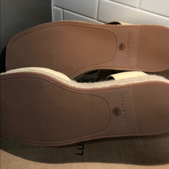 NEW women’s Lucky Brand Valki sandals - Picture 5 of 6